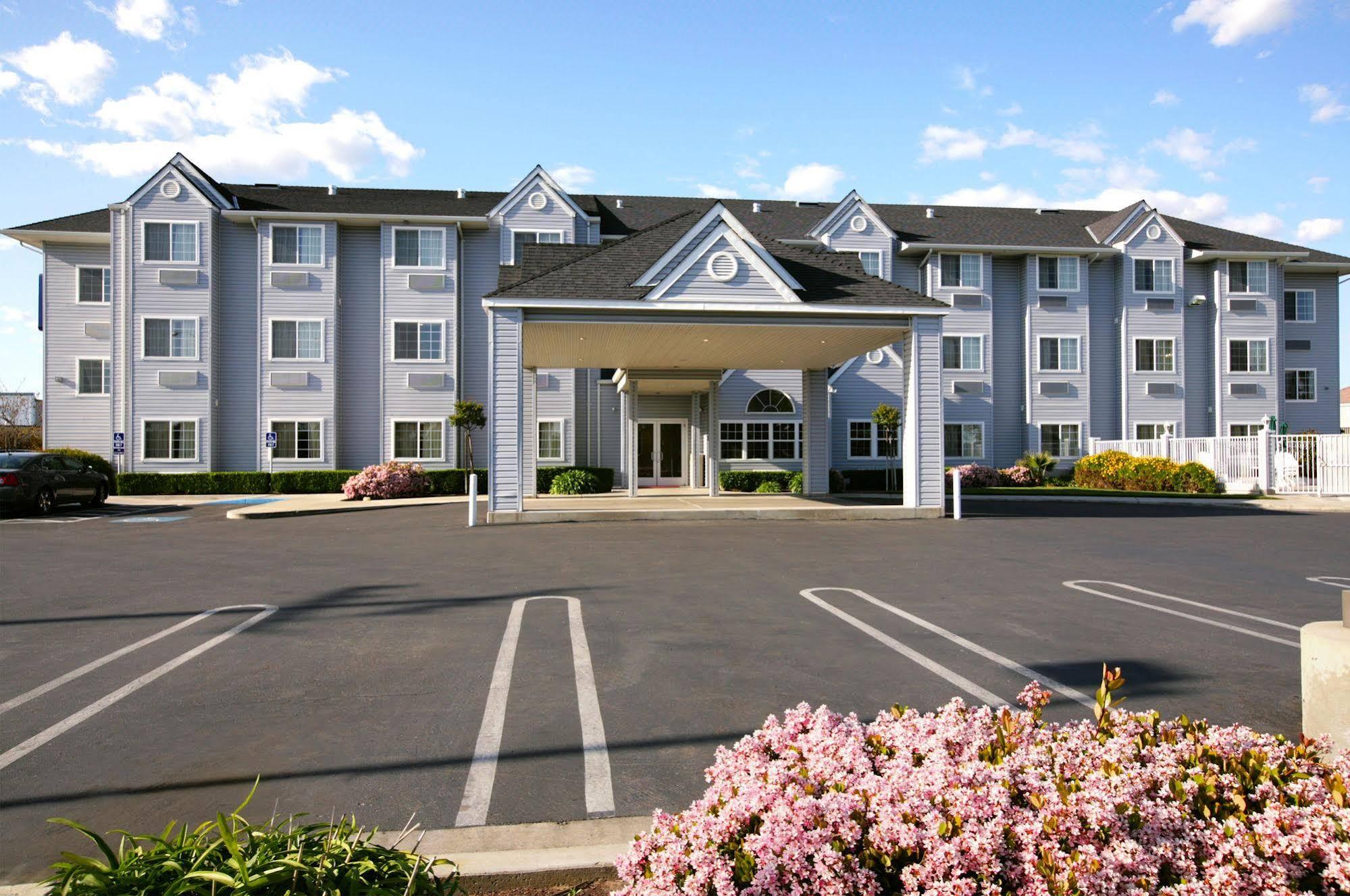 Microtel Inn & Suites Modesto Ceres Bagian luar foto