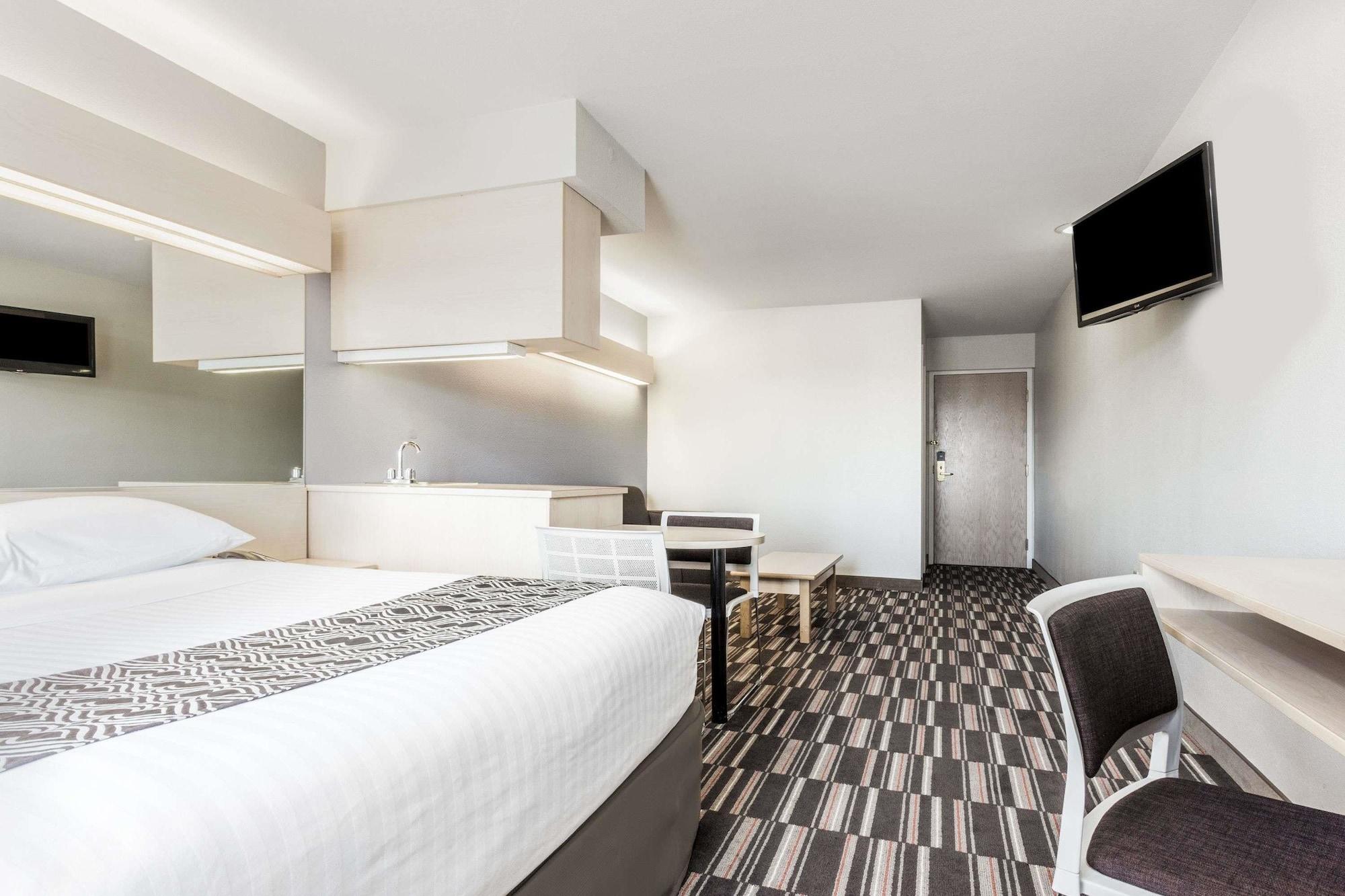 Microtel Inn & Suites Modesto Ceres Bagian luar foto