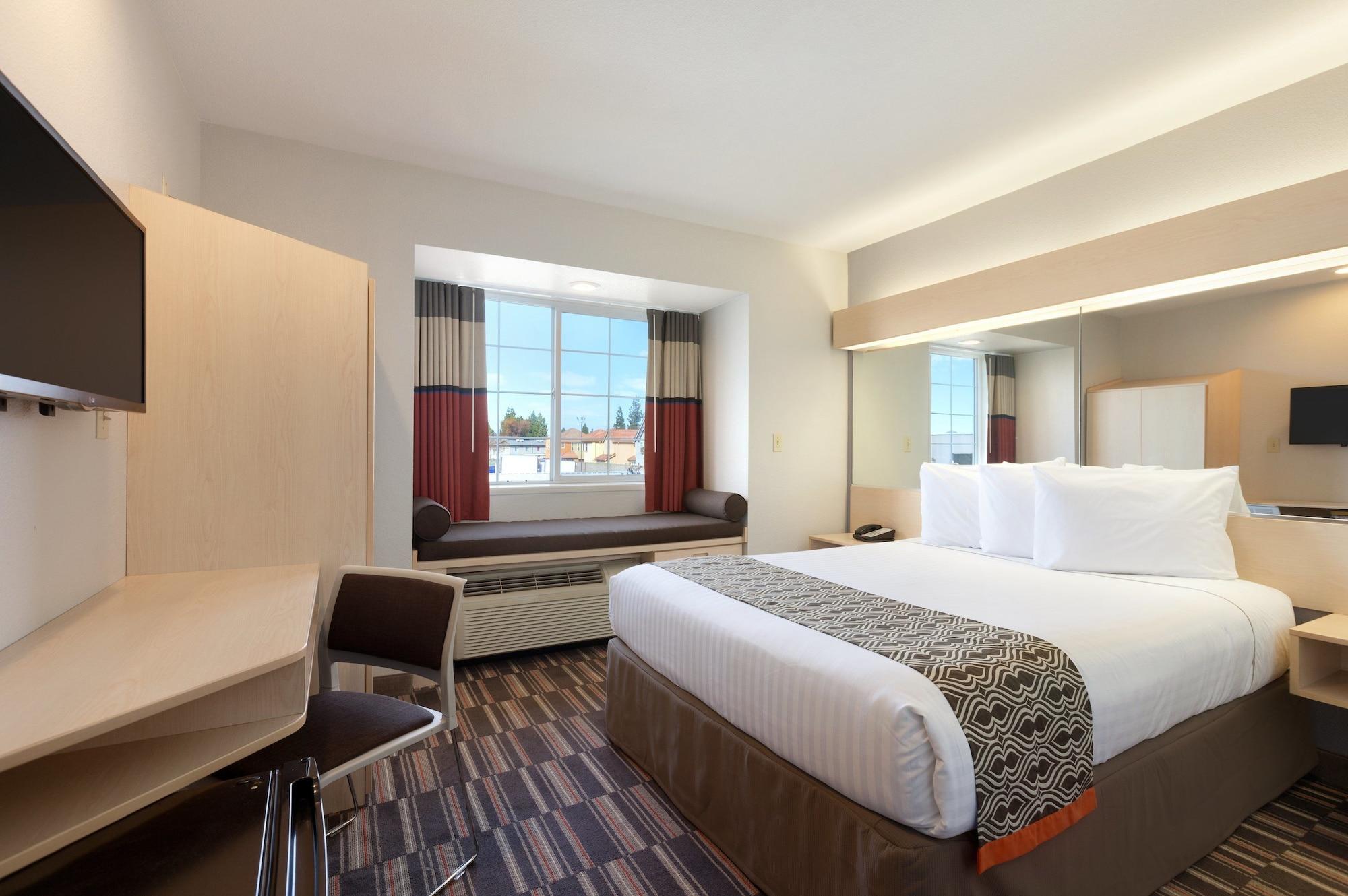 Microtel Inn & Suites Modesto Ceres Bagian luar foto