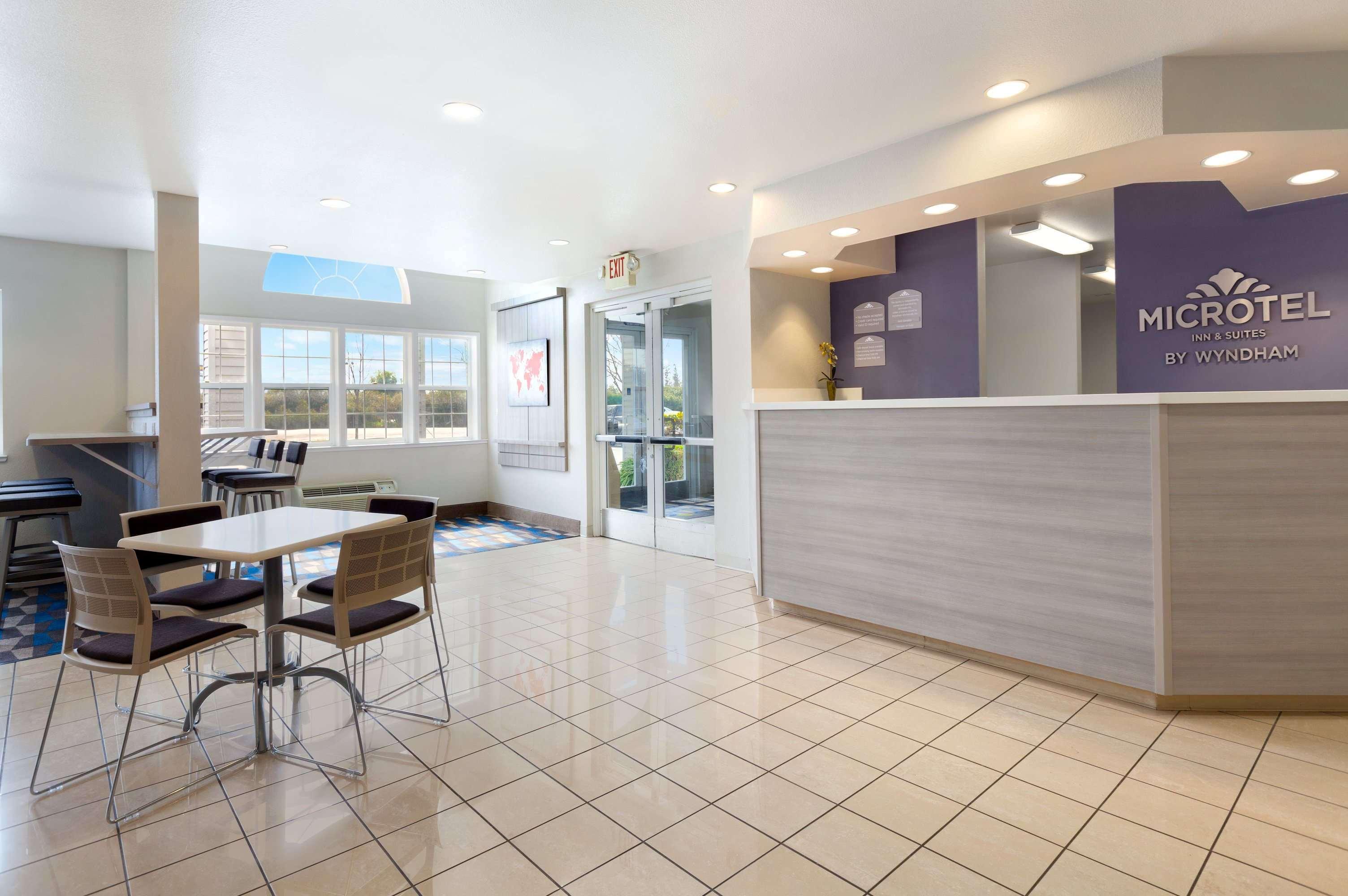 Microtel Inn & Suites Modesto Ceres Bagian luar foto