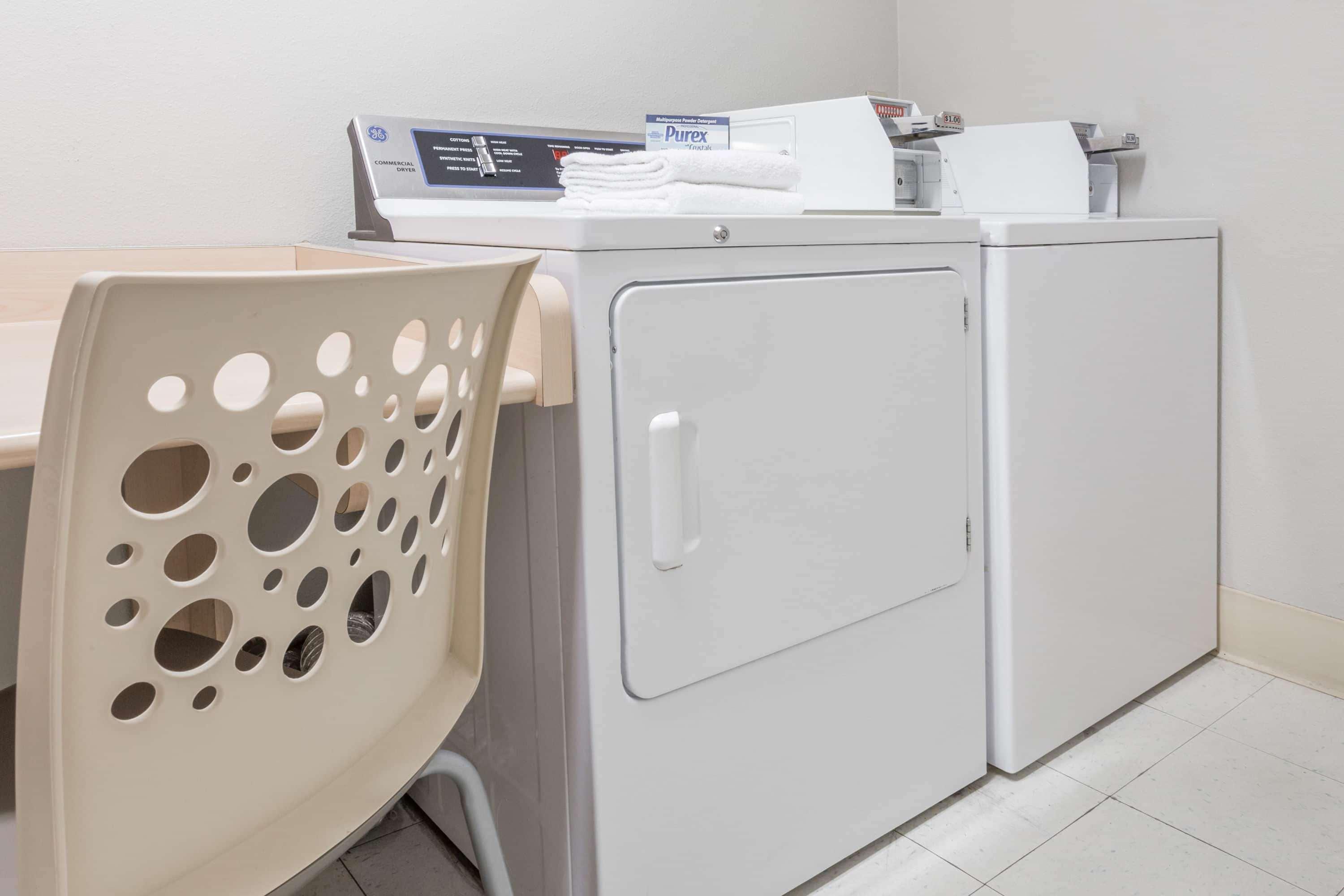 Microtel Inn & Suites Modesto Ceres Bagian luar foto