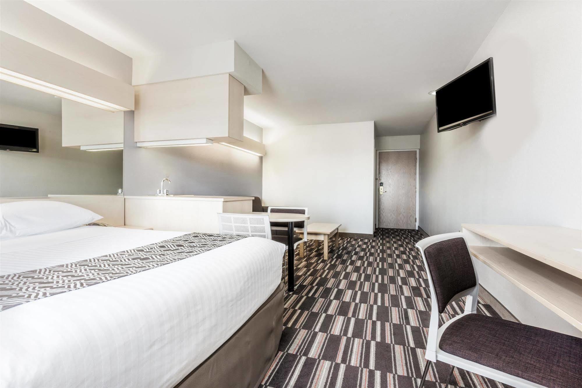 Microtel Inn & Suites Modesto Ceres Bagian luar foto